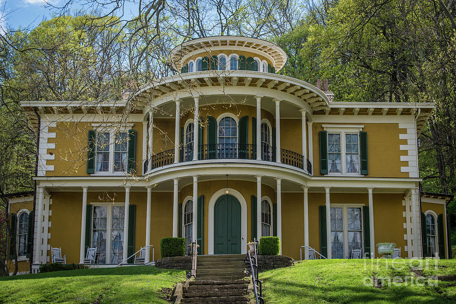 Historic Hillforest House - Aurora - Indiana - Photographer's Guide